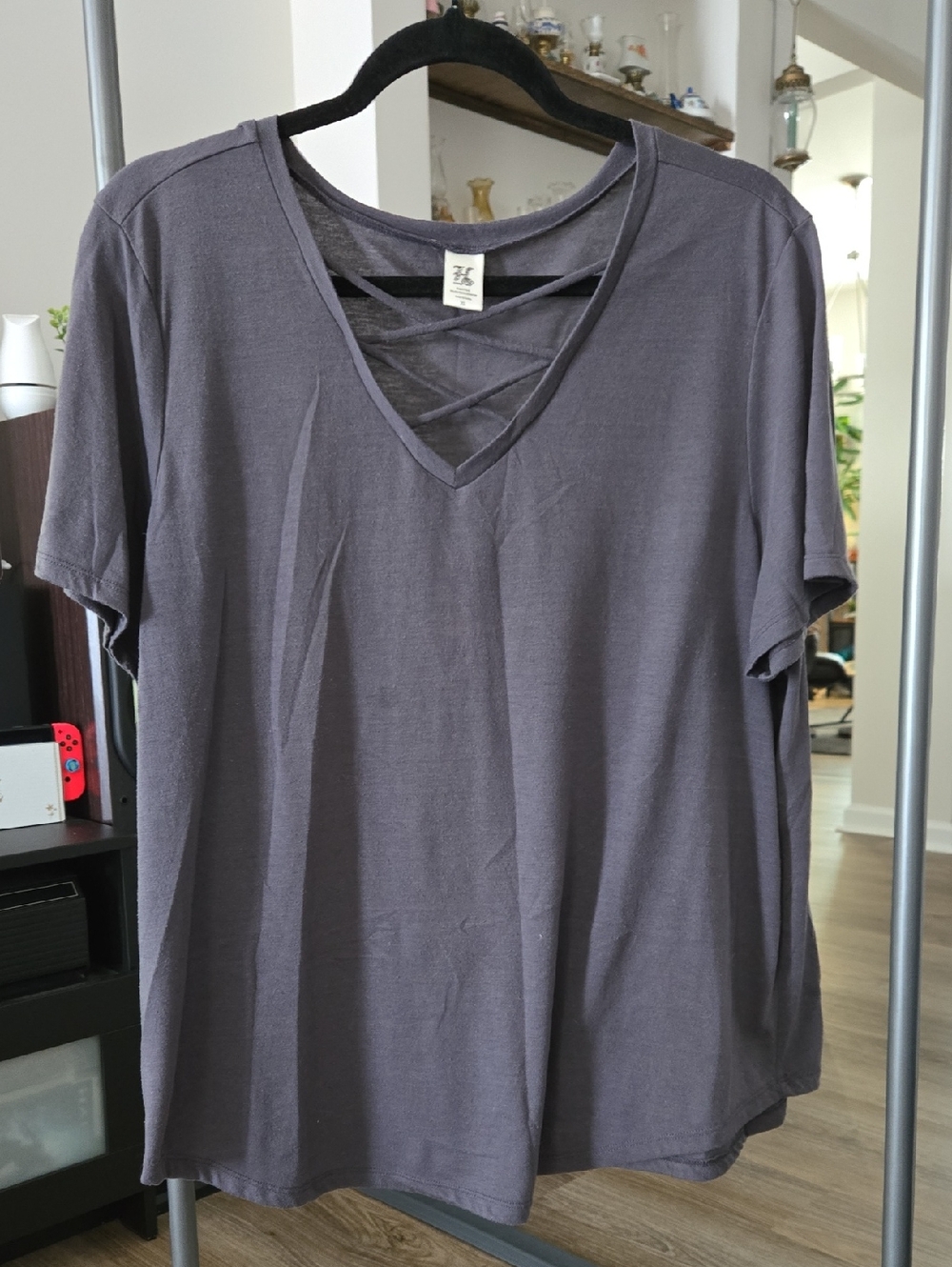 Hybrid & company Charcoal Crisscross V-Neck Short Sleeve Top